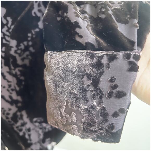 Jones New York Women’s Burnout Velvet Brown Button Down Shirt Blouse Size 12 - Picture 11 of 12